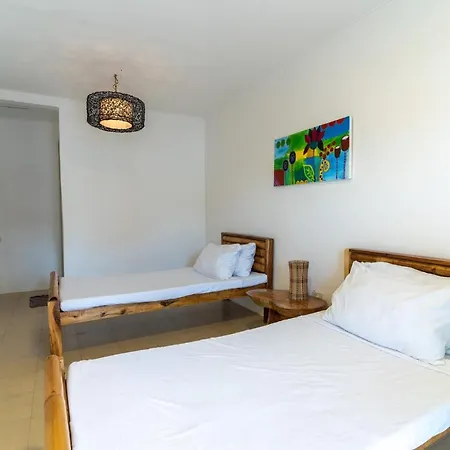 Bamboo Paraiso Resort At Bolo Beach Alaminos Exterior photo